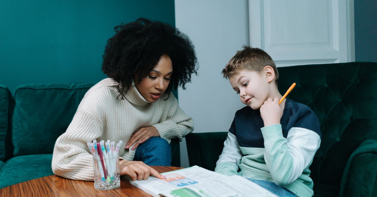 Closing Knowledge Gaps with Effective Tutoring Strategies